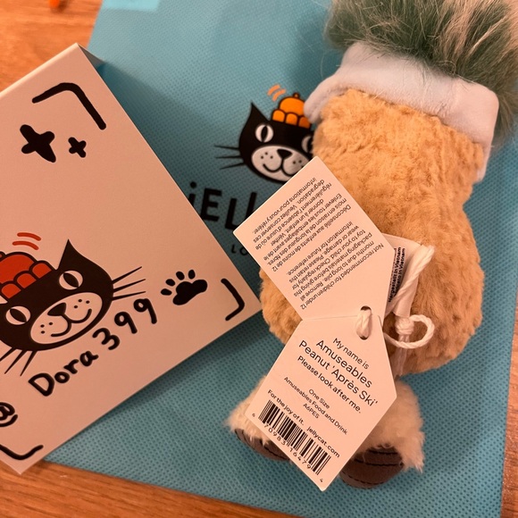 Jellycat Authentic Amuseables Peanut “Après Ski” – New with Dust Bag – 5.9” - Picture 3 of 4
